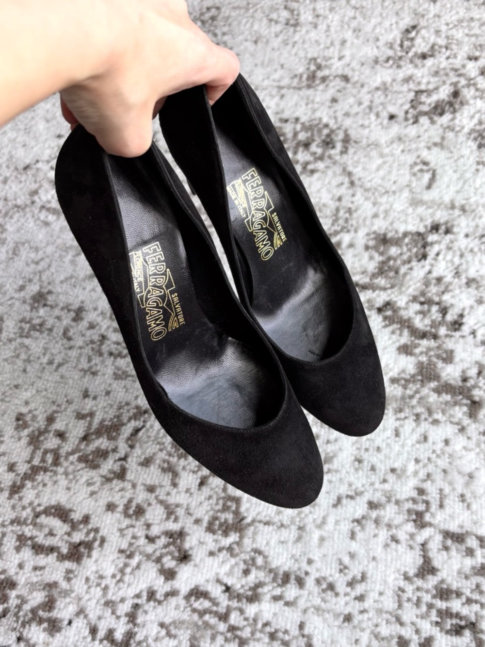 Vintage 90’s Salvatore Ferragamo Black Suede Mid-Heel Pumps - Picture 5 of 13